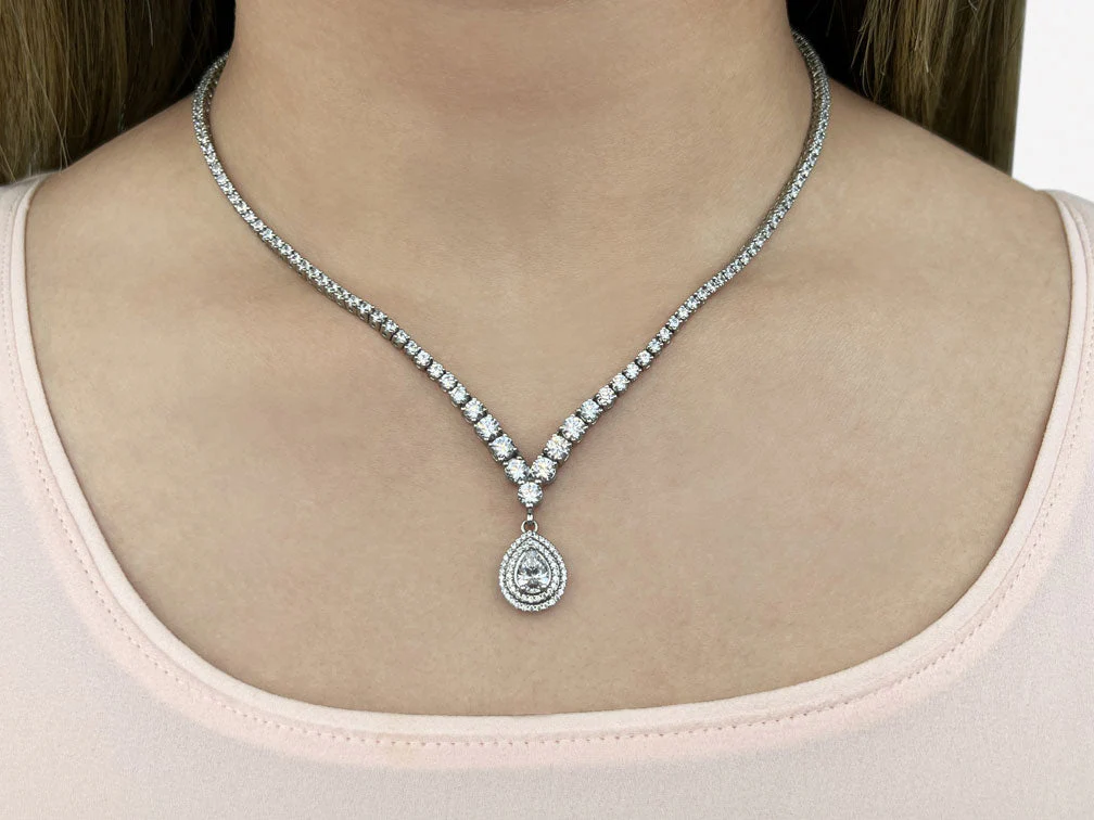 4 Prong Graduated V Diamond Necklace with 9.08 ct.(finished) - Image 3