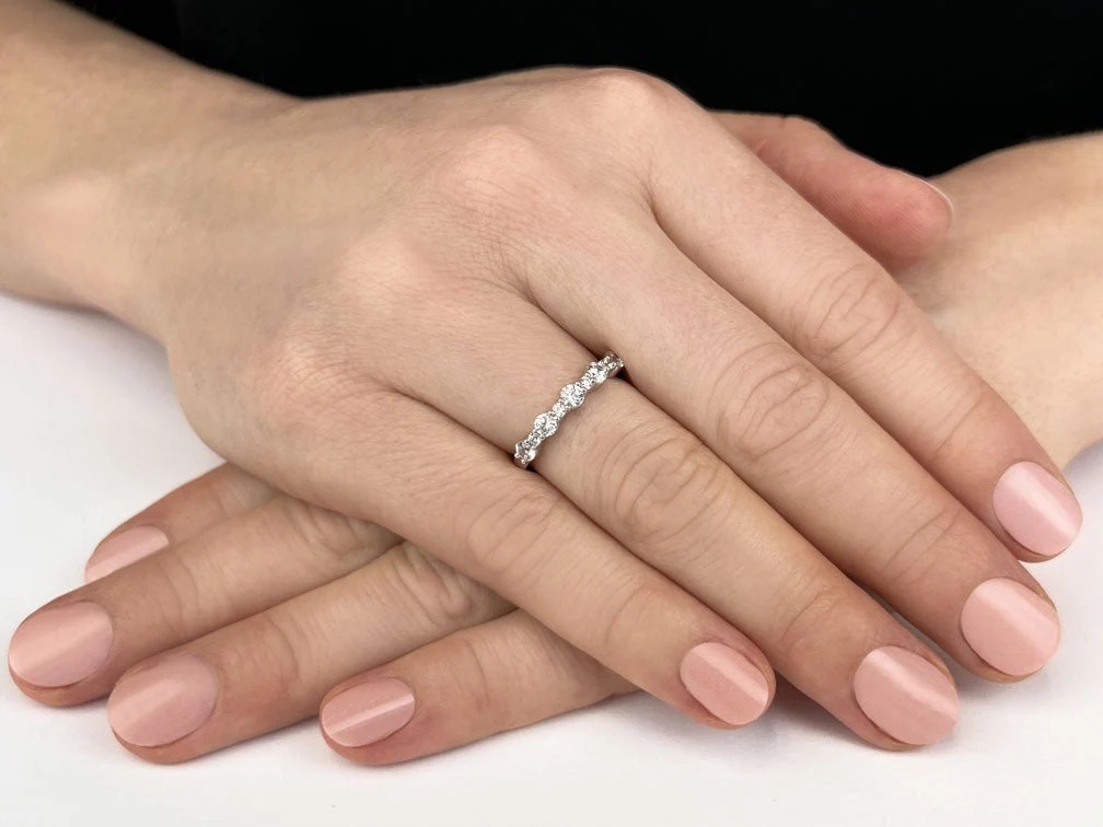 Alternating Lab-Grown Diamond Anniversary Ring with 0.35 ct.(finished) 1.4mm, 2.5mm - Image 3