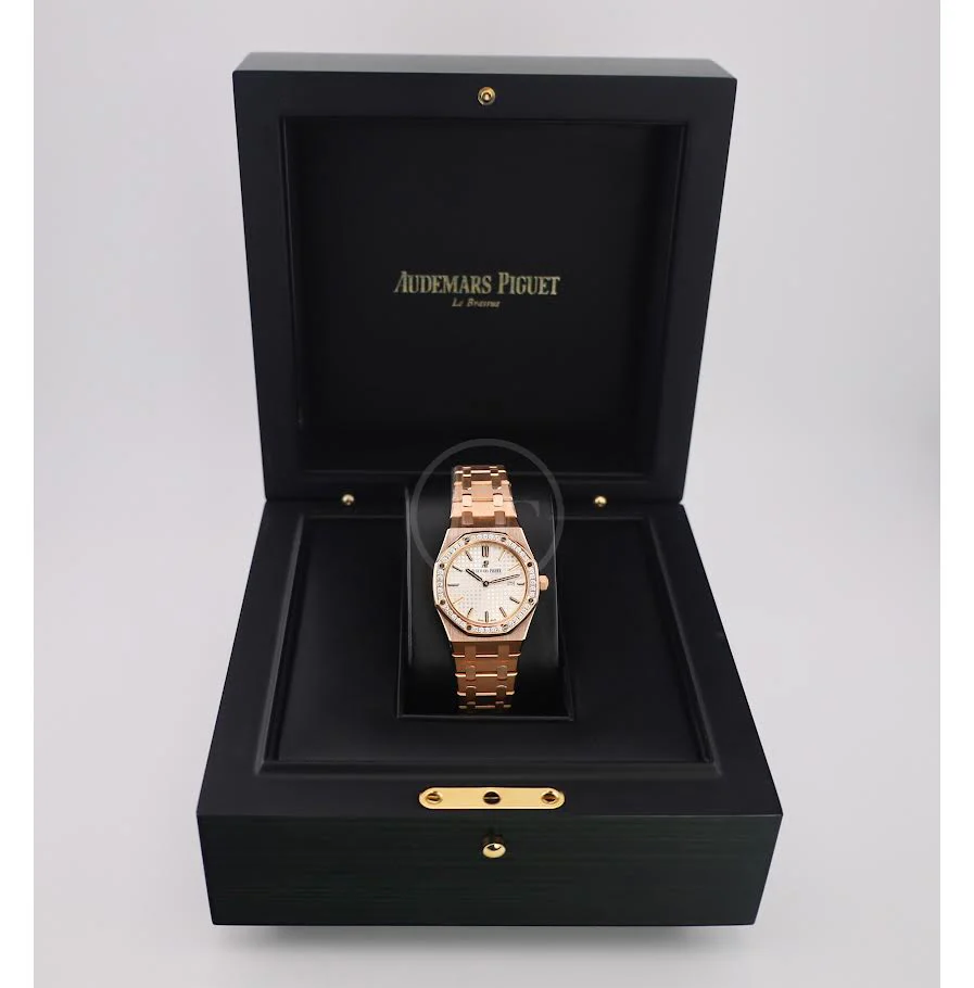 Audemars Piguet Ladies Collection Royal Oak Quartz Watch-Silver Dial 33mm-67651OR.ZZ.1261OR.01 - Image 4