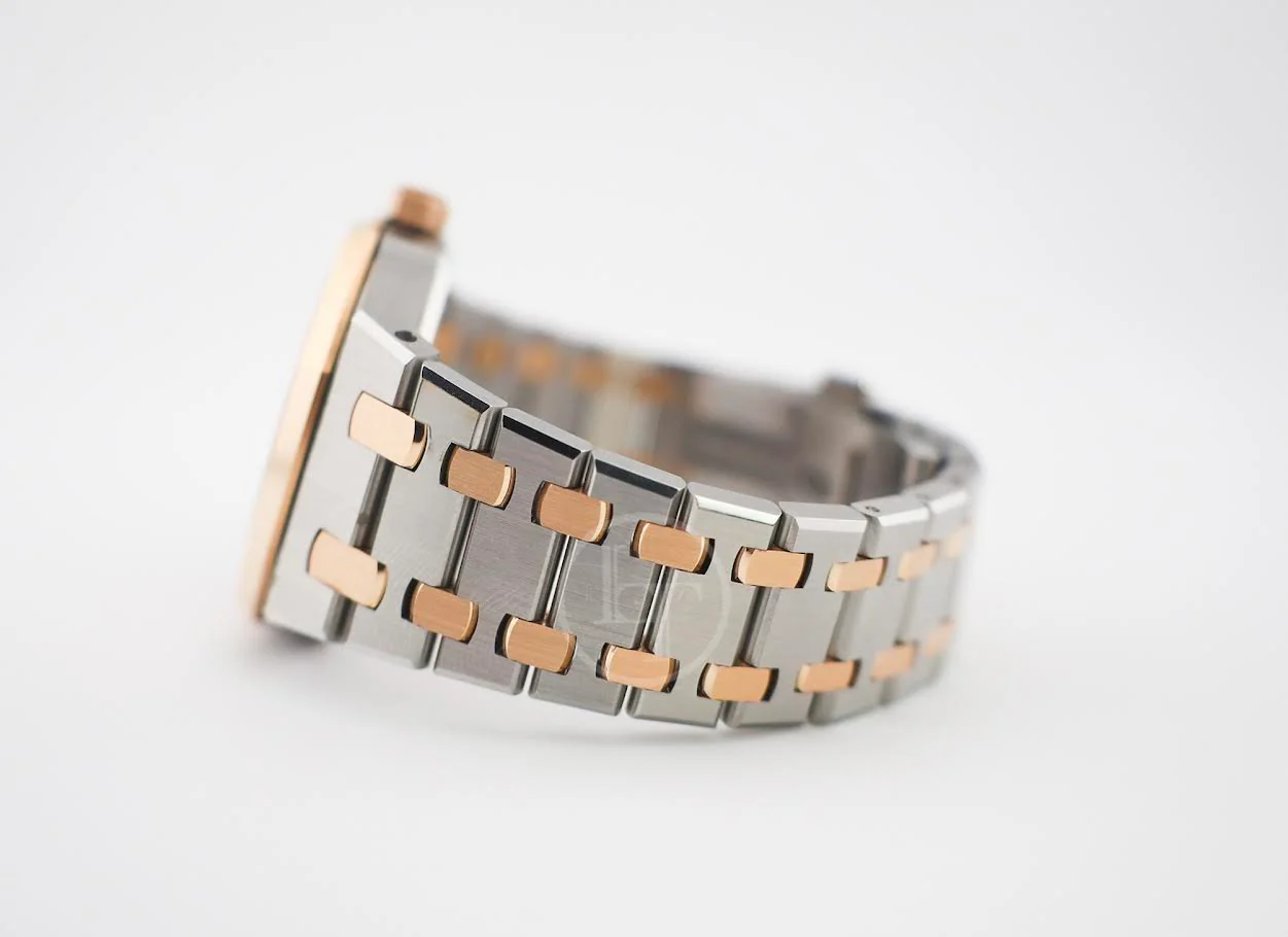 Audemars Piguet Royal Oak 34mm Stainless Steel Rose Gold Bezel Silver Dial - 77350SR.OO.1261SR.01 - Image 7