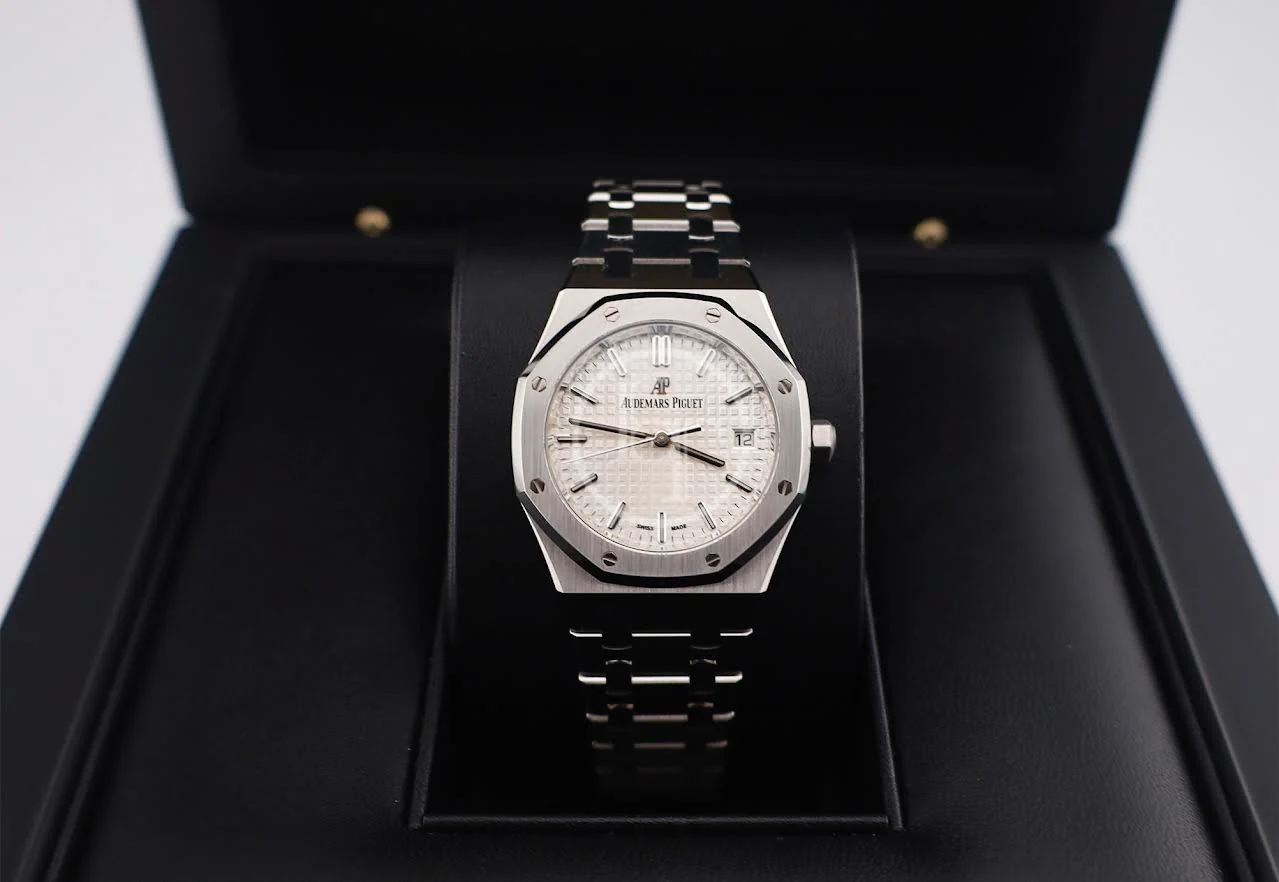 Audemars Piguet Royal Oak 34mm Stainless Steel Silver Dial - 77350ST.OO.1261ST.01 - Image 3