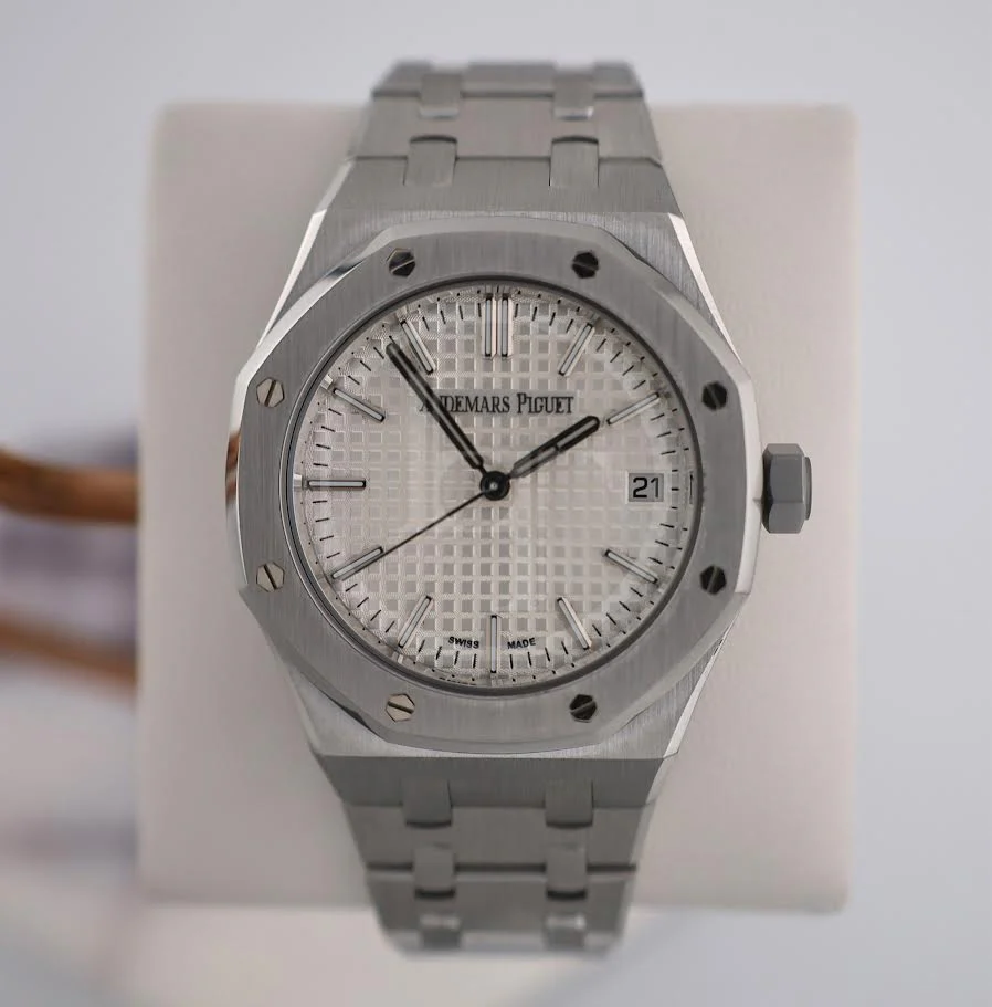 Audemars Piguet Royal Oak 37mm Selfwinding "50th Anniversary" Stainless Steel Silver Dial - 15550ST.OO.1356ST.01 - Image 2