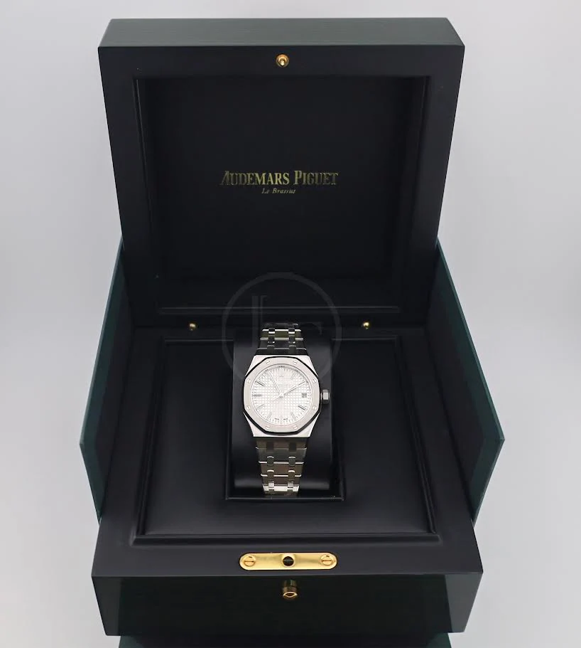 Audemars Piguet Royal Oak 37mm Selfwinding "50th Anniversary" Stainless Steel Silver Dial - 15550ST.OO.1356ST.01 - Image 4