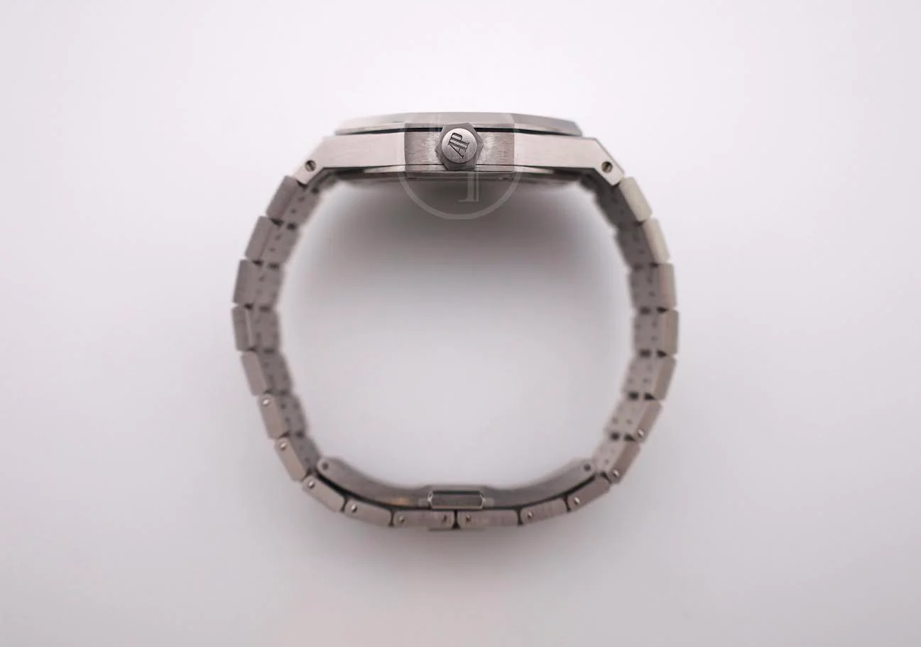 Audemars Piguet Royal Oak 37mm Selfwinding "50th Anniversary" Stainless Steel Silver Dial - 15550ST.OO.1356ST.01 - Image 8