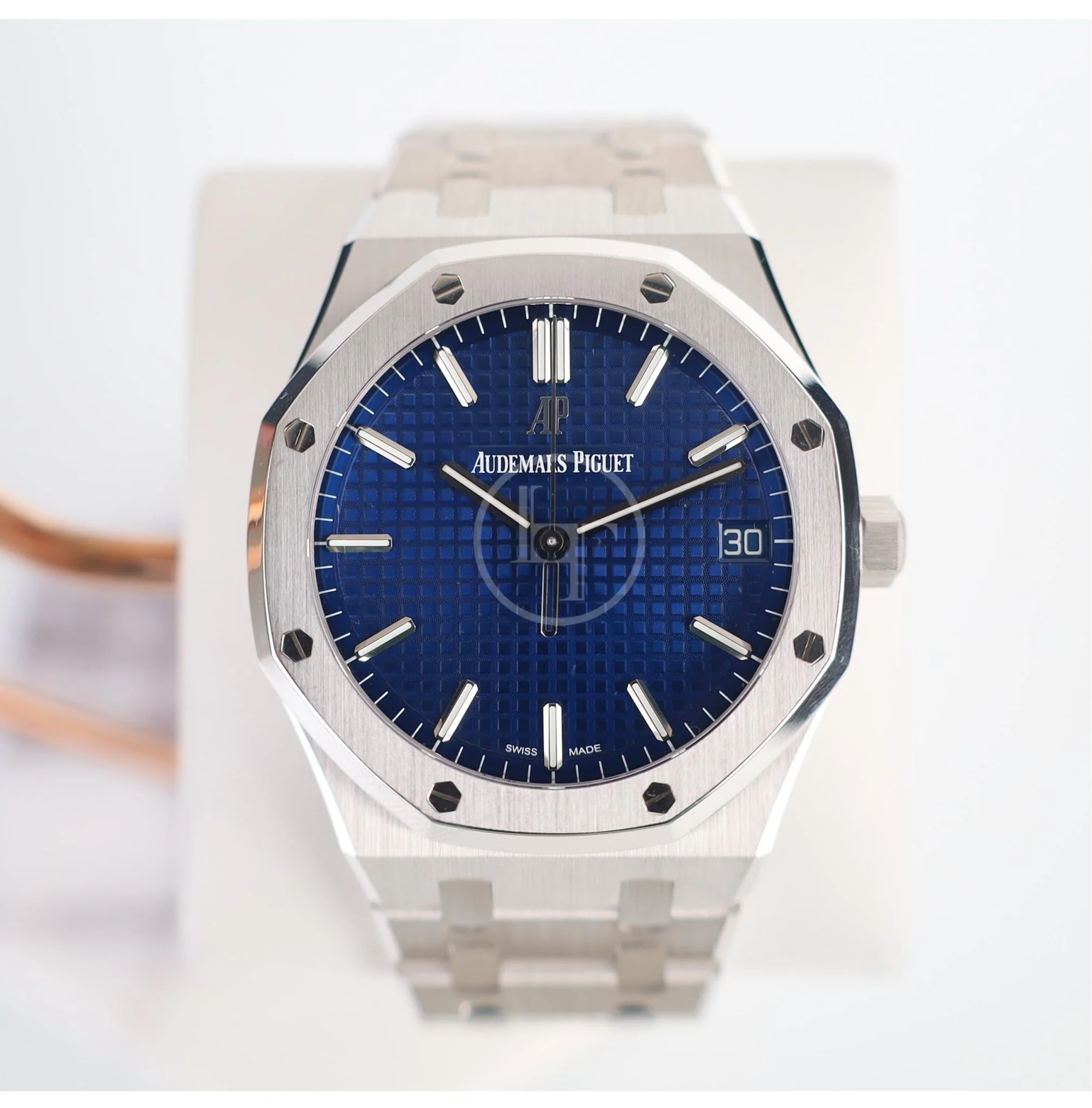 Audemars Piguet Royal Oak 41mm Selfwinding White Gold Blue Dial 15503BC.OO.1220BC.01 - Image 2