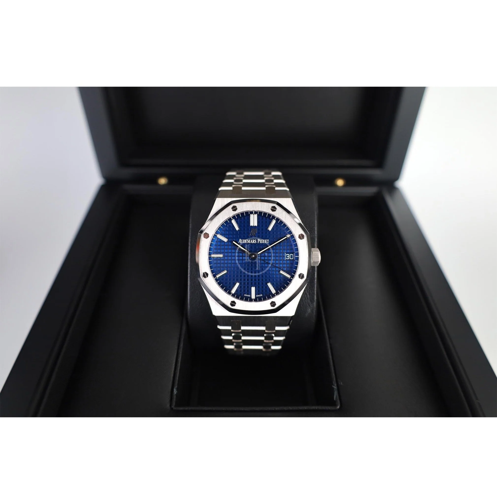 Audemars Piguet Royal Oak 41mm Selfwinding White Gold Blue Dial 15503BC.OO.1220BC.01 - Image 3