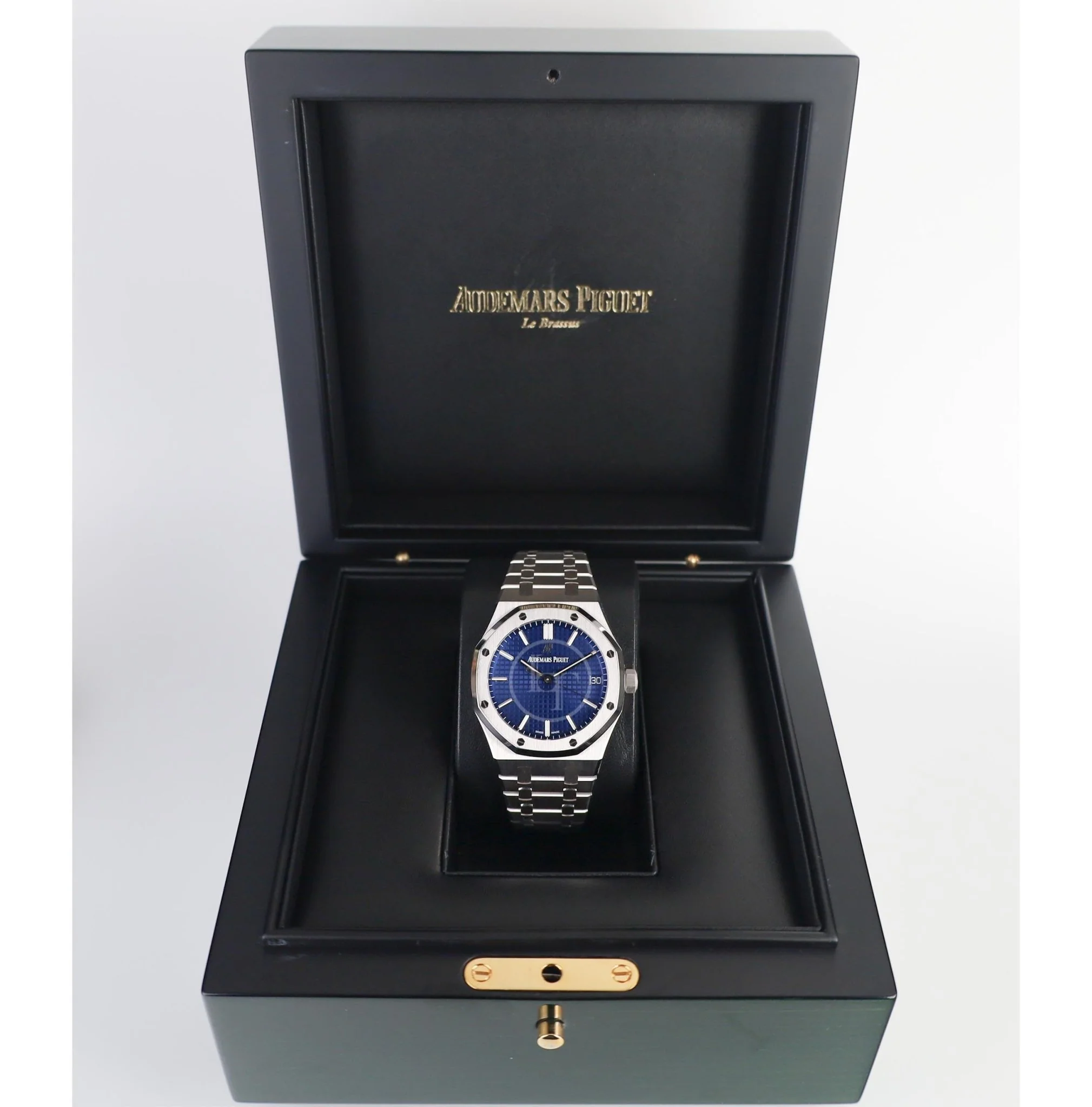Audemars Piguet Royal Oak 41mm Selfwinding White Gold Blue Dial 15503BC.OO.1220BC.01 - Image 4