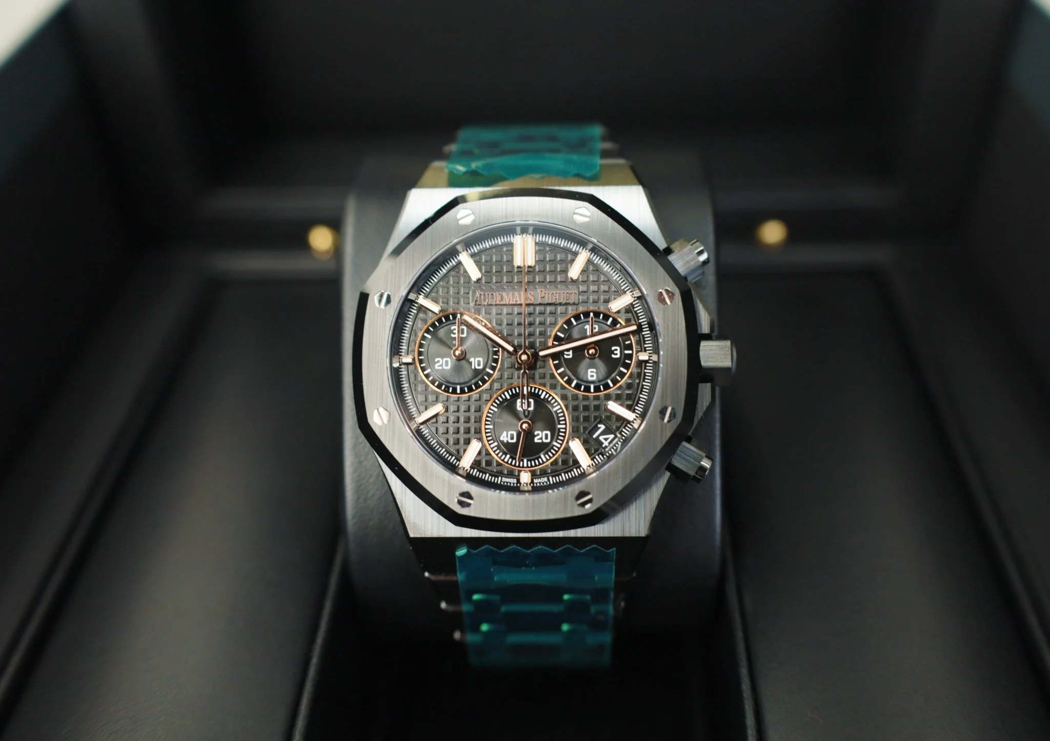 Audemars Piguet Royal Oak Chronograph 41mm Ceramic Black Dial 26240CE.OO.1225CE.02 - Image 2