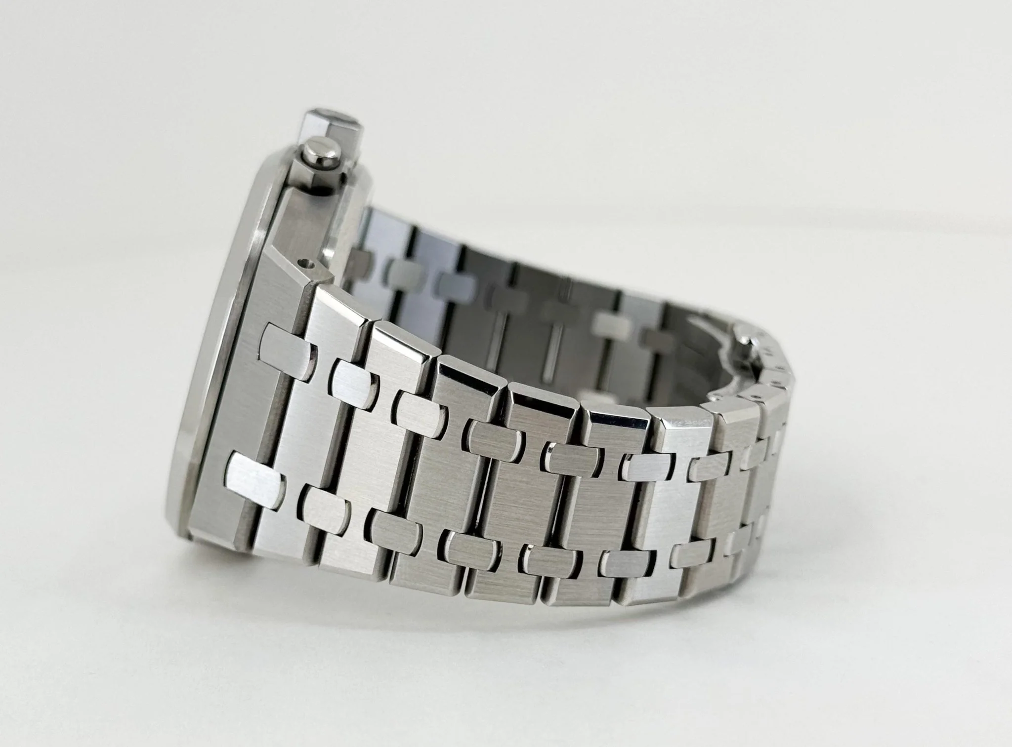 Audemars Piguet Royal Oak Chronograph Watch-Silver Dial 41mm-26331ST.OO.1220ST.03 - Image 7