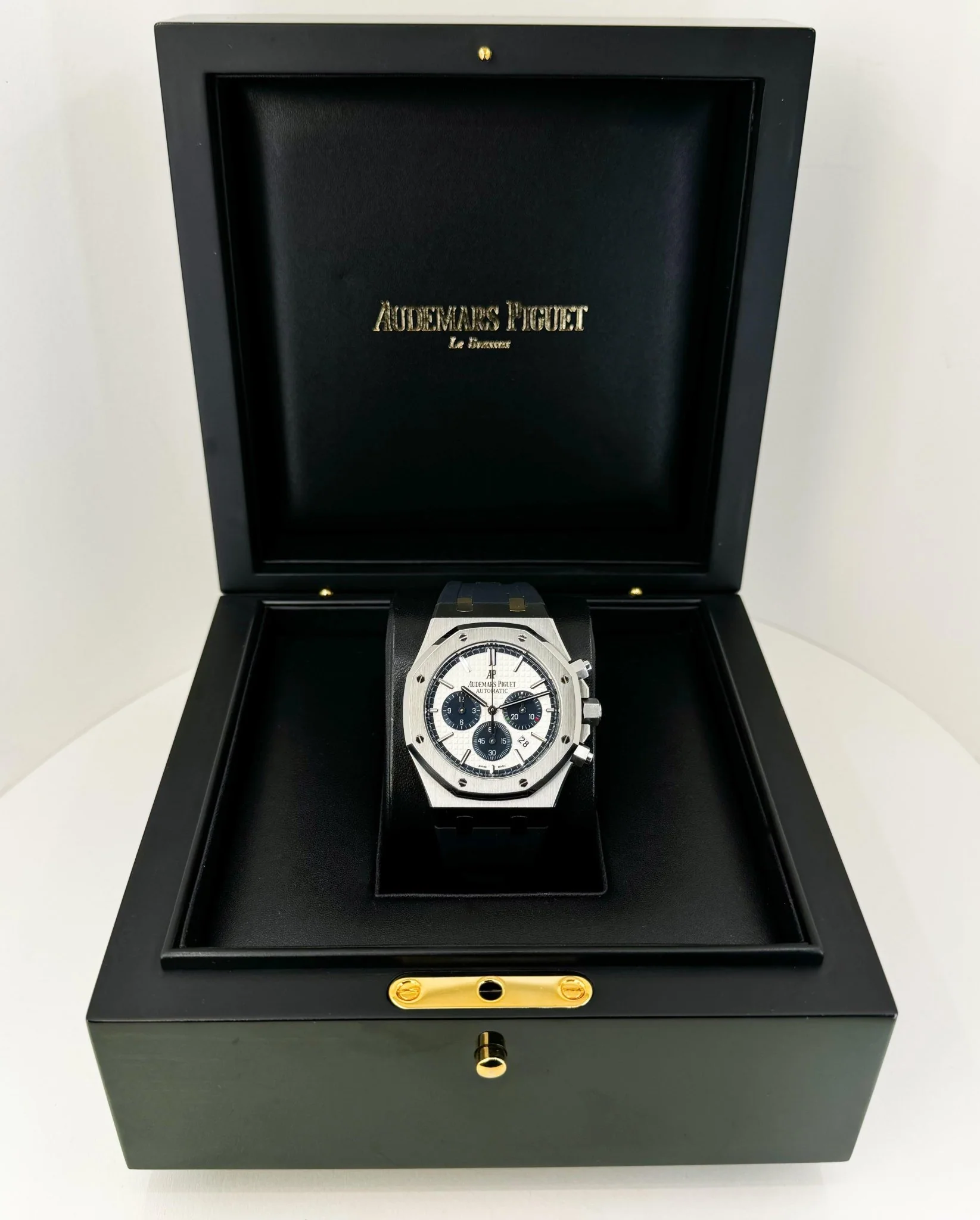 Audemars Piguet Royal Oak Chronograph Watch - Silver Toned - Dial 41mm - 26326ST.OO.D027CA.01 - Image 4