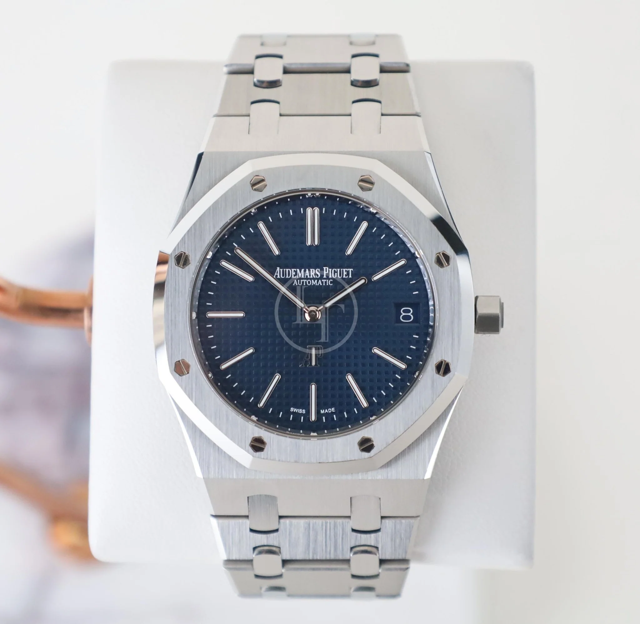 Audemars Piguet Royal Oak Jumbo 39mm Extra-Thin Stainless Steel Blue Dial | 16202ST.OO.1240ST.02 - Image 2