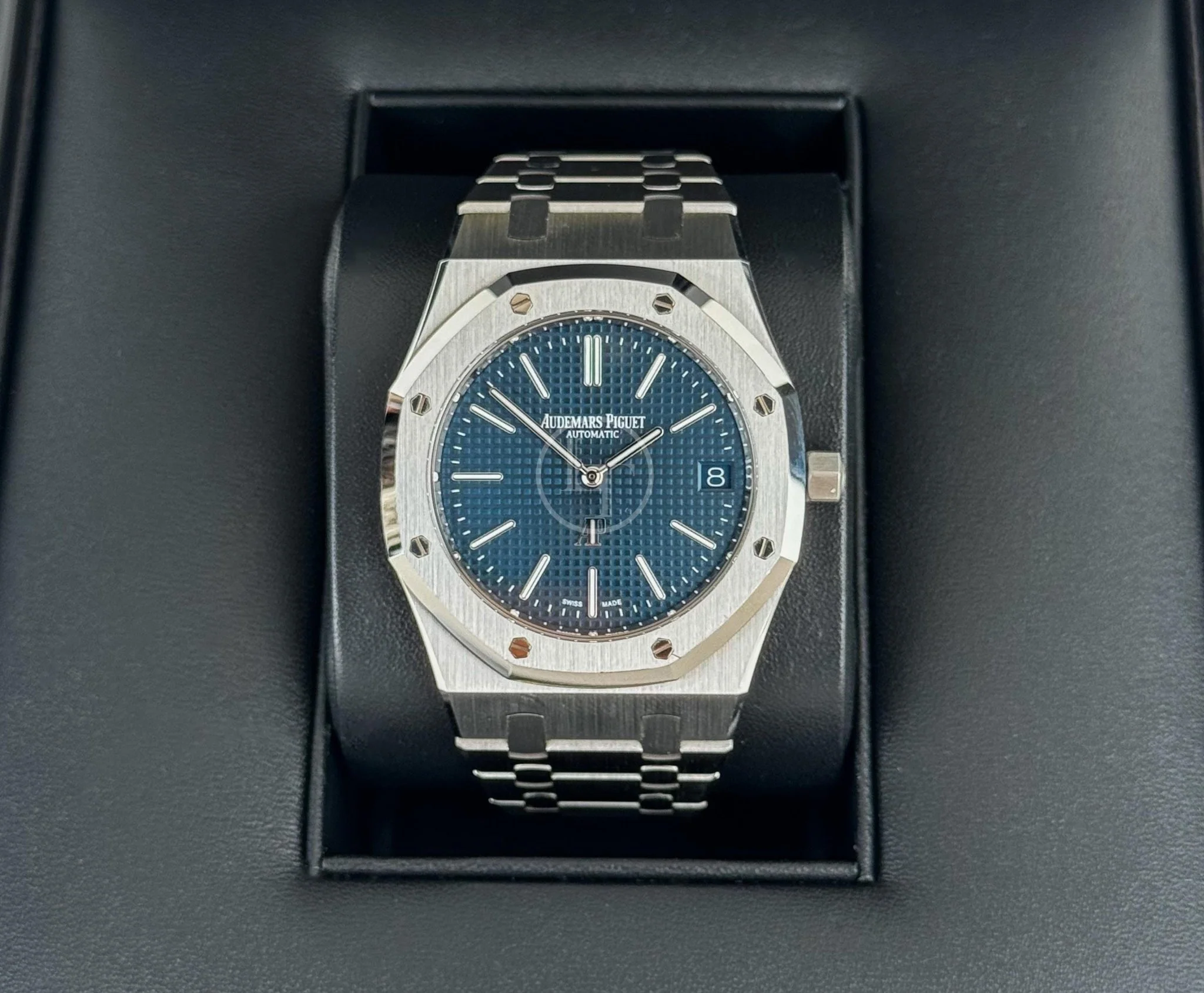 Audemars Piguet Royal Oak Jumbo 39mm Extra-Thin Stainless Steel Blue Dial | 16202ST.OO.1240ST.02 - Image 3