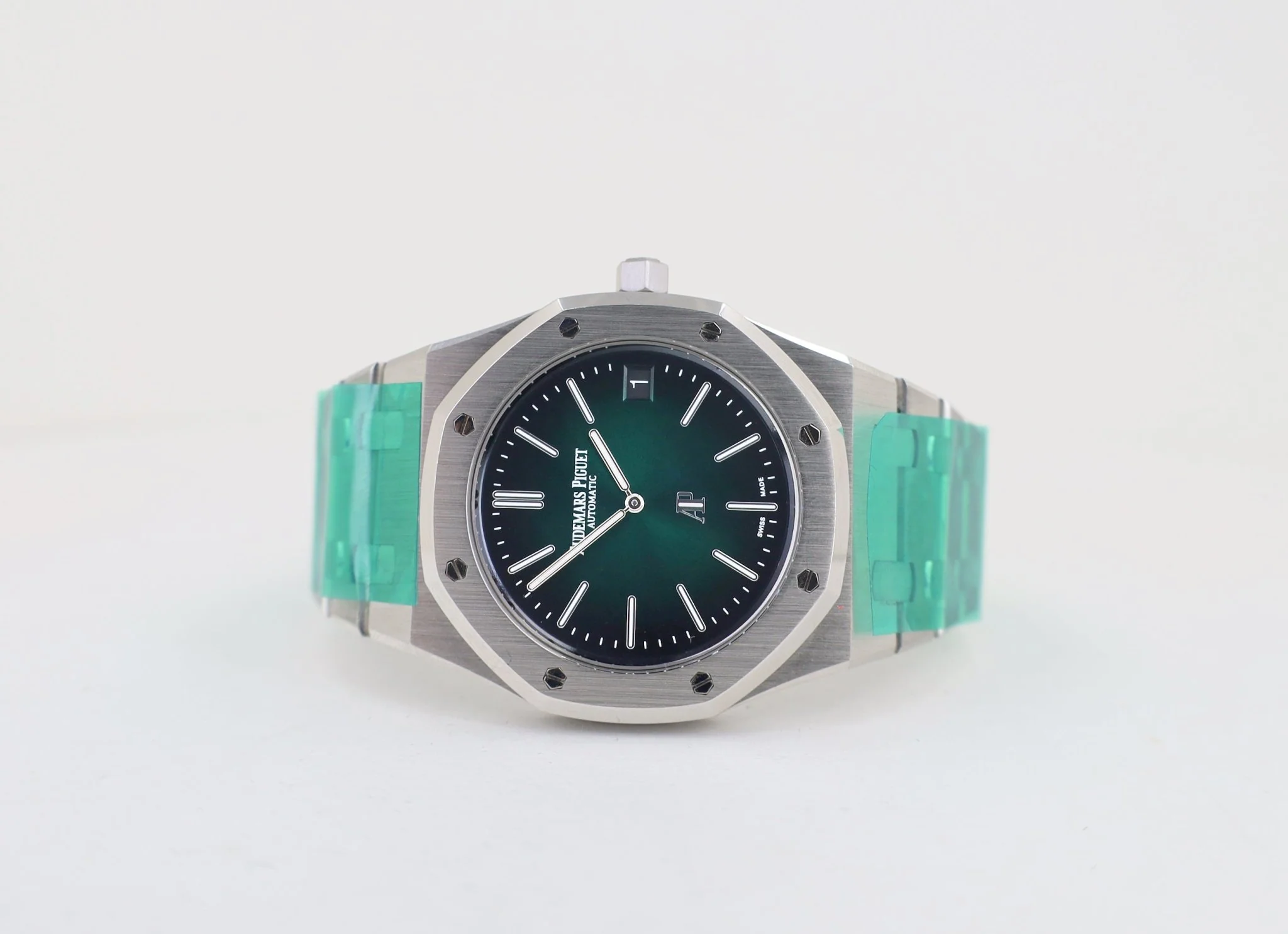 Audemars Piguet Royal Oak Jumbo Extra-Thin Platinum 39mm Green 16202PT.OO.1240PT.01 - Image 4