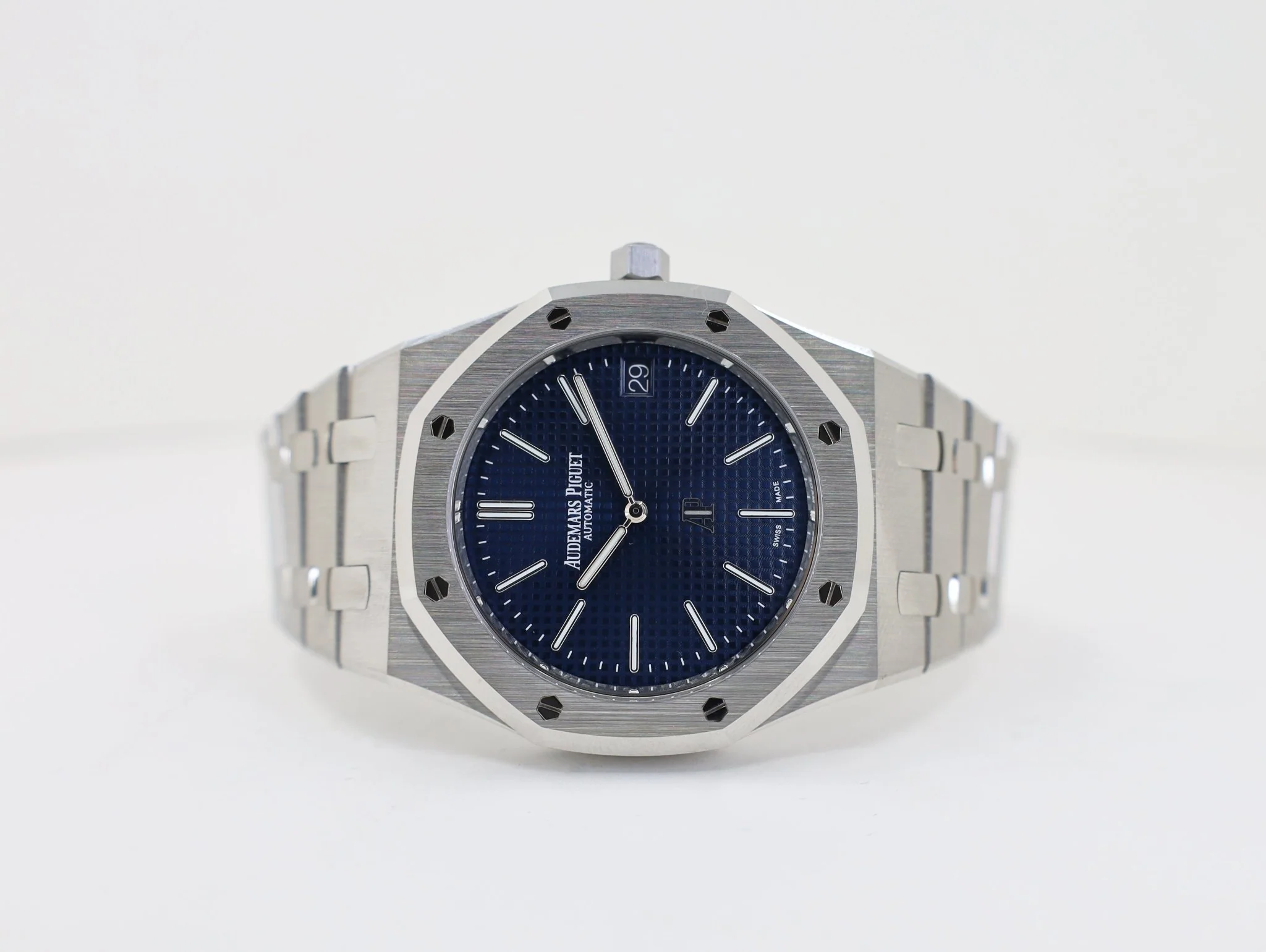 Audemars Piguet Royal Oak Jumbo Extra-Thin Stainless Steel 39mm Blue 16202ST.OO.1240ST.01 - Image 3