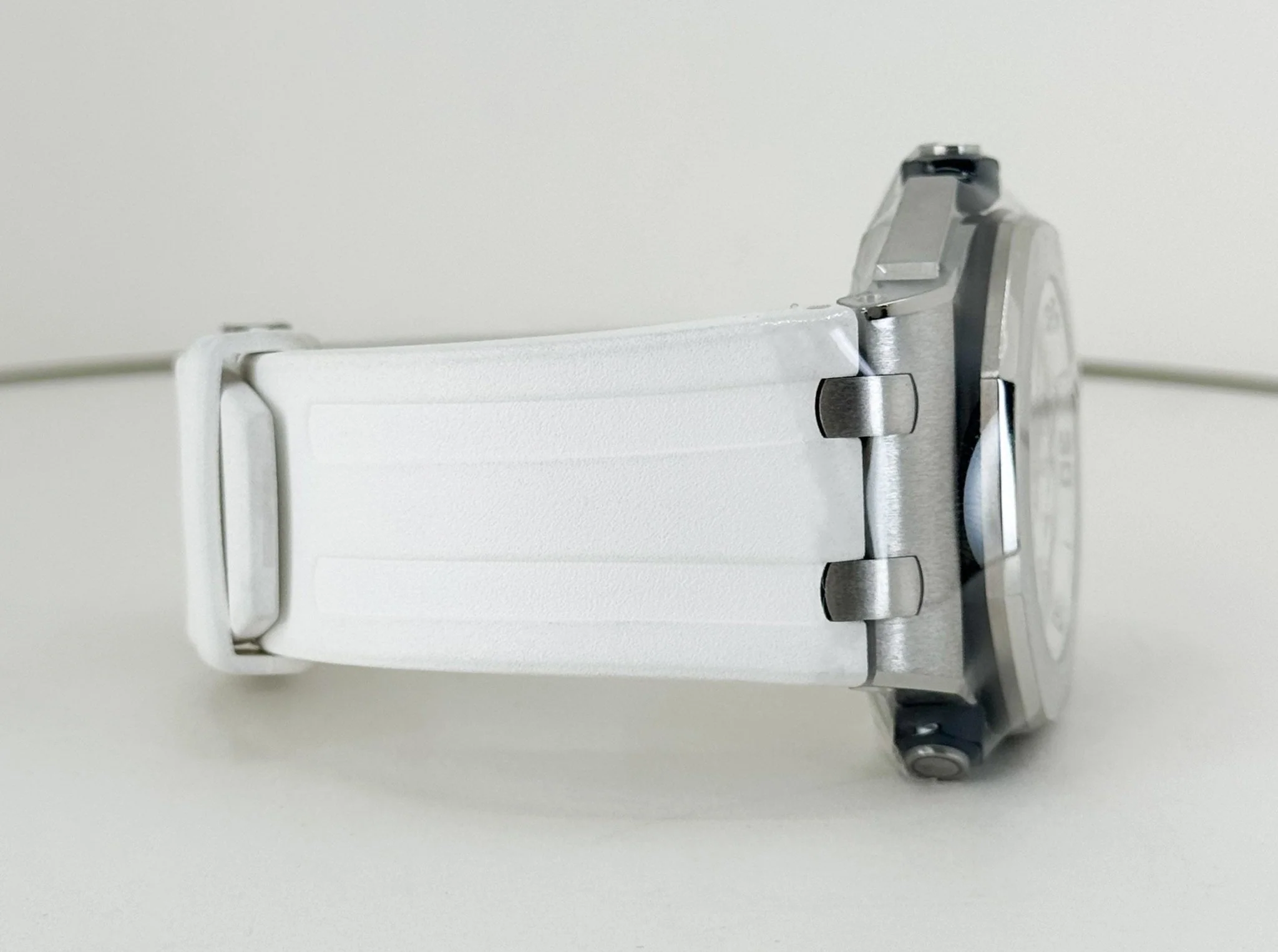 Audemars Piguet Royal Oak Offshore Diver Watch-White Dial 42mm-15710ST.OO.A010CA.01 - Image 6