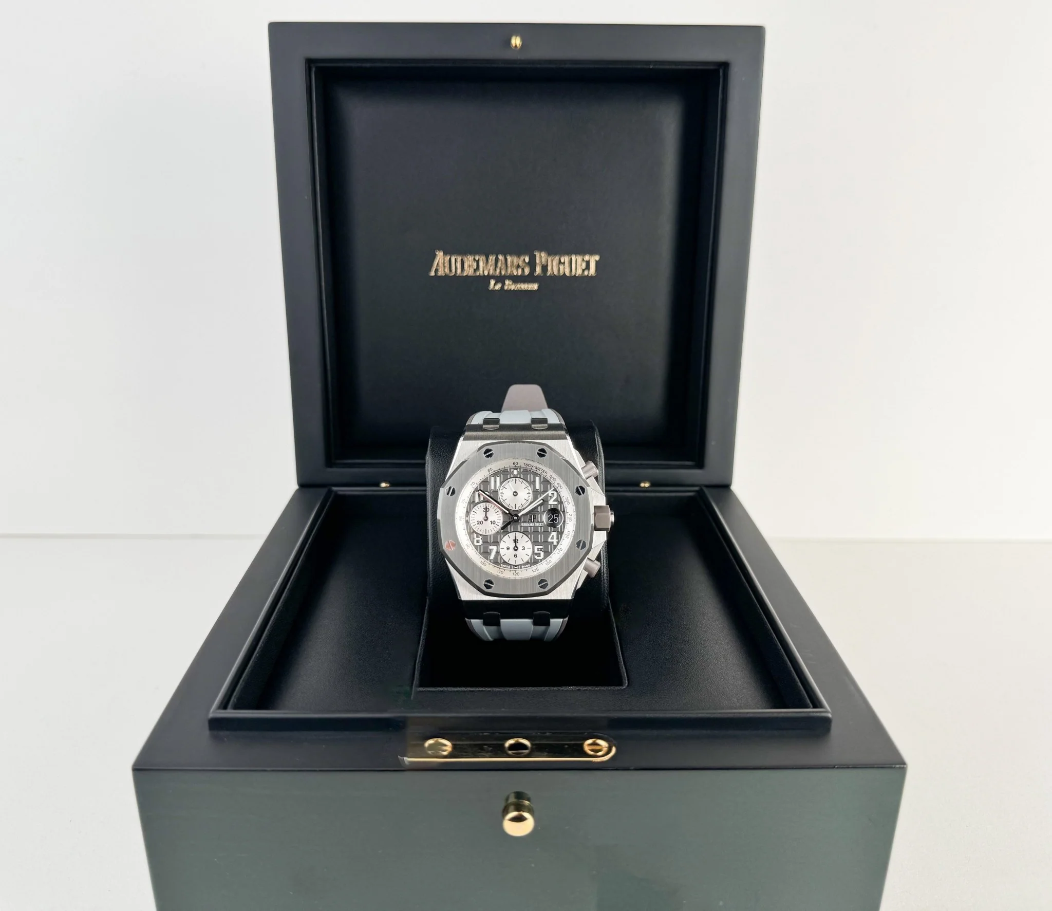 Audemars Piguet Royal Oak Offshore Selfwinding Chronograph Watch-Grey Dial 42mm-26470IO.OO.A006CA.01 - Image 4