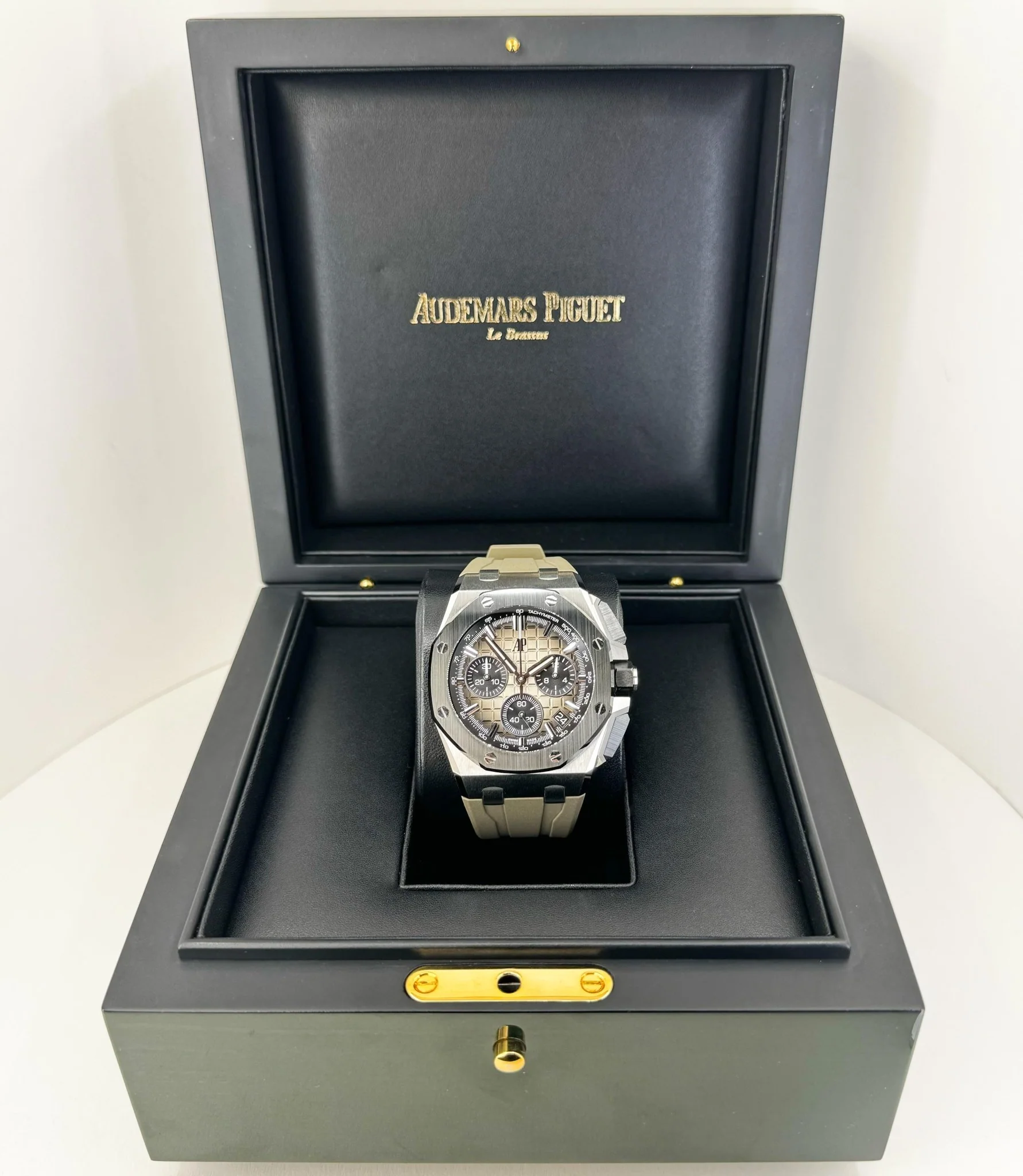 Audemars Piguet Royal Oak Offshore Watch - 43mm - Brown Dial - 26420SO.OO.A600CA.01 - Image 5