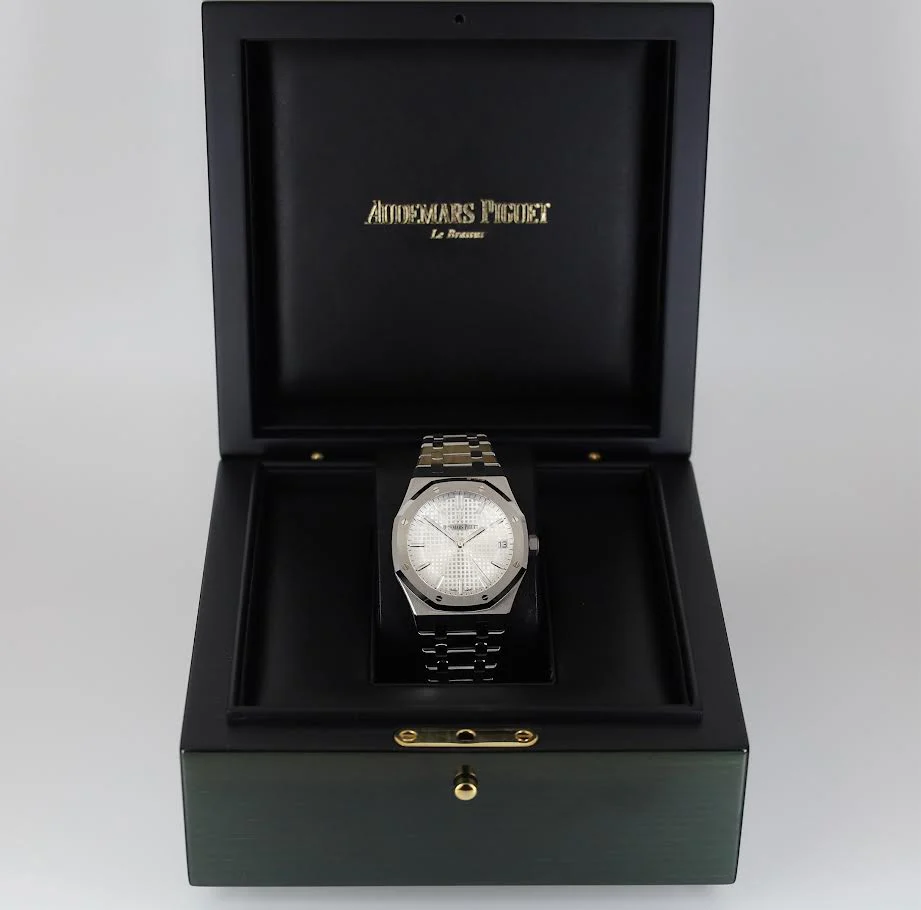 Audemars Piguet Royal Oak Self Winding Watch - 41mm Stainless Steel Case - Silver Dial - Bracelet - 15500ST.OO.1220ST.04 - Image 4