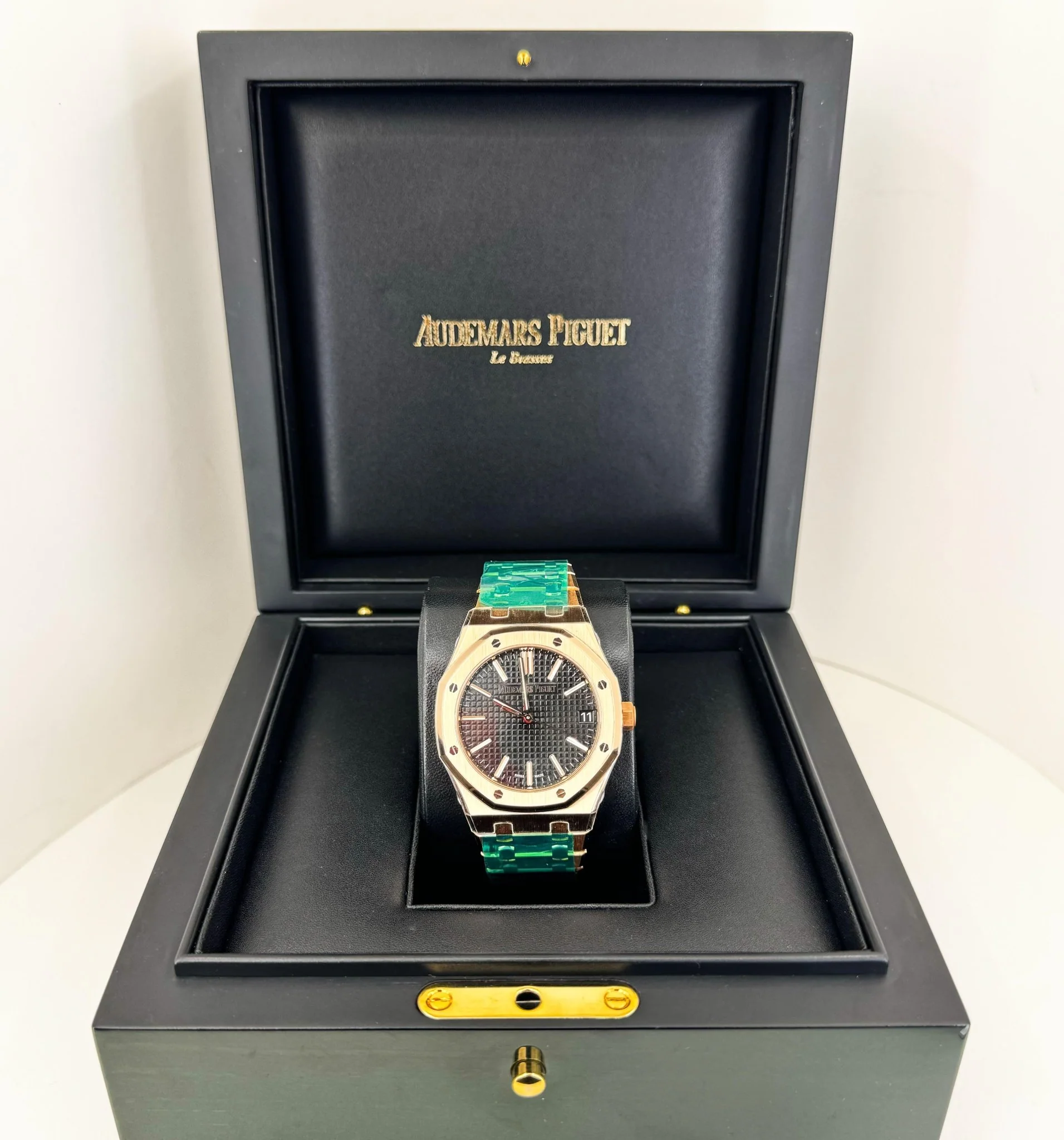 Audemars Piguet Royal Oak Selfwinding - 15500OR.OO.1220OR.01 - Image 4