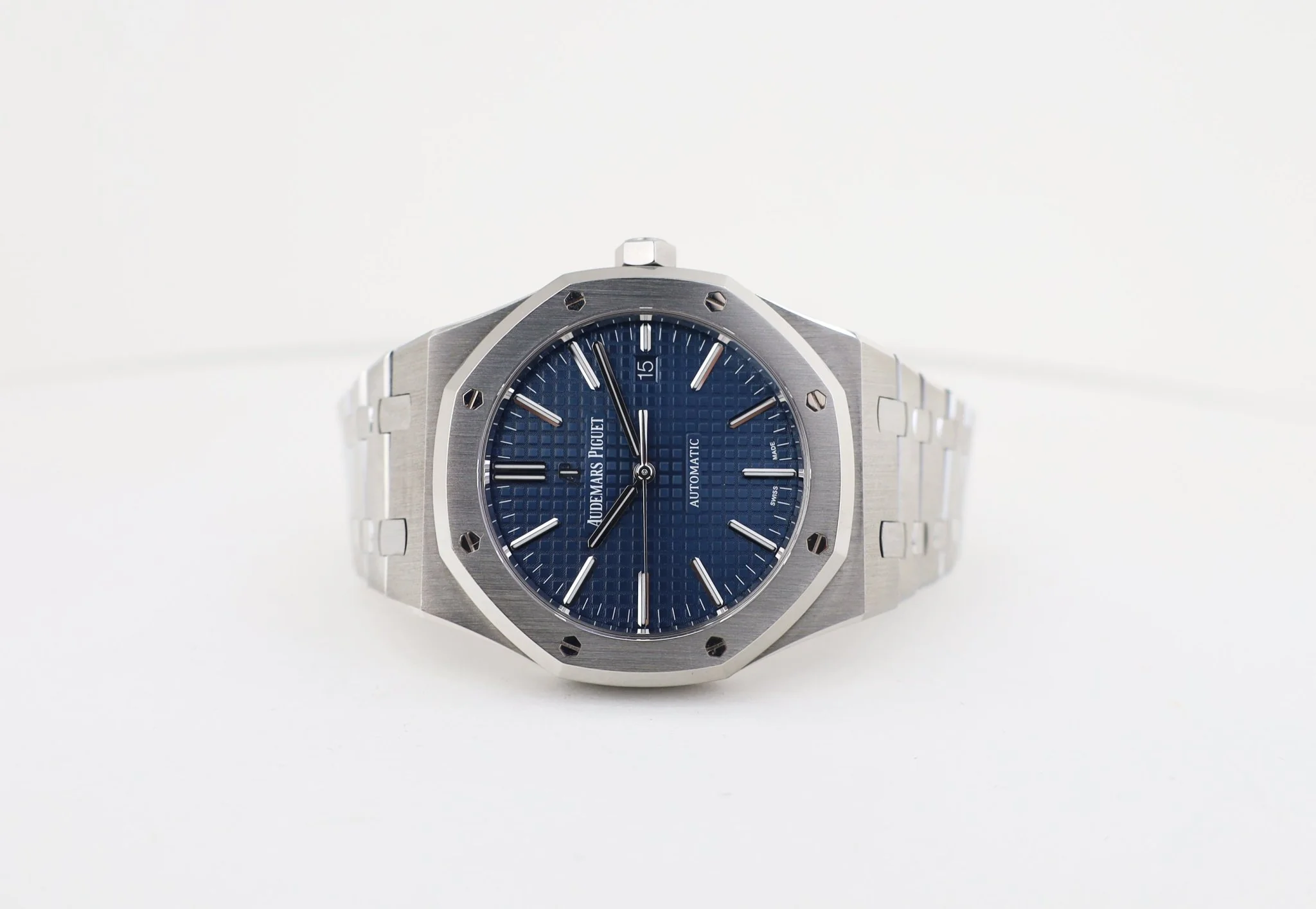 Audemars Piguet Royal Oak Selfwinding Blue dial with āGrande Tapisserieā 15400ST.OO.1220ST.03 - Image 5