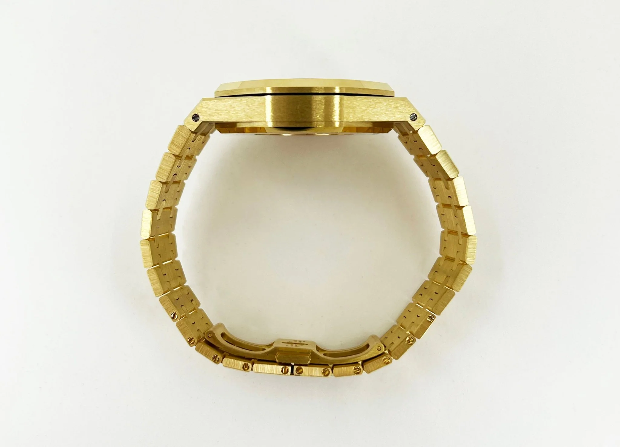 Audemars Piguet Royal Oak Selfwinding Chronograph Yellow Gold 41mm Green Dial Bracelet 26331BA.OO.1220BA.02 - Image 7