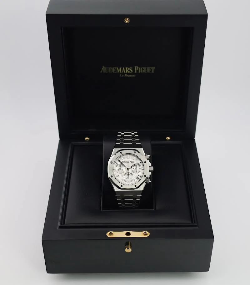 Audemars Piguet Royal Oak Selfwinding Stainless Steel 41mm White Dial 26240ST.OO.1320ST.03 - Image 4