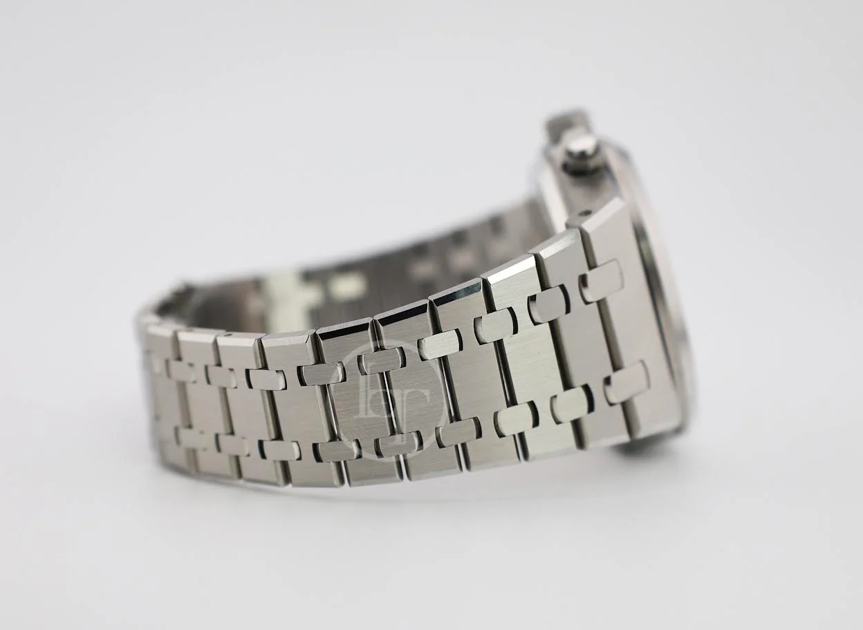 Audemars Piguet Royal Oak Selfwinding Stainless Steel 41mm White Dial 26240ST.OO.1320ST.03 - Image 5