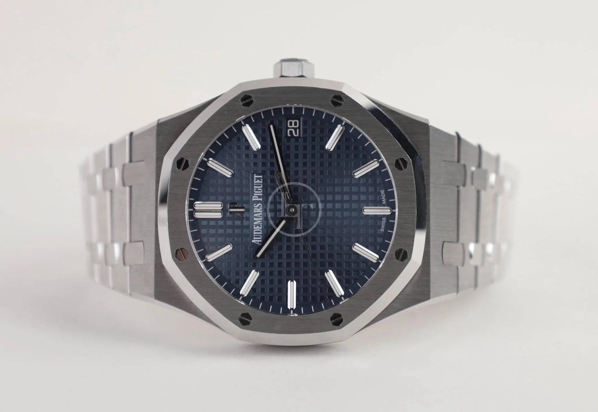 Audemars Piguet Royal Oak Selfwinding Watch - 41mm - Stainless Steel - Blue Dial - Calibre 4302-Blue Dial 41mm-15500ST.OO.1220ST.01 - Image 5