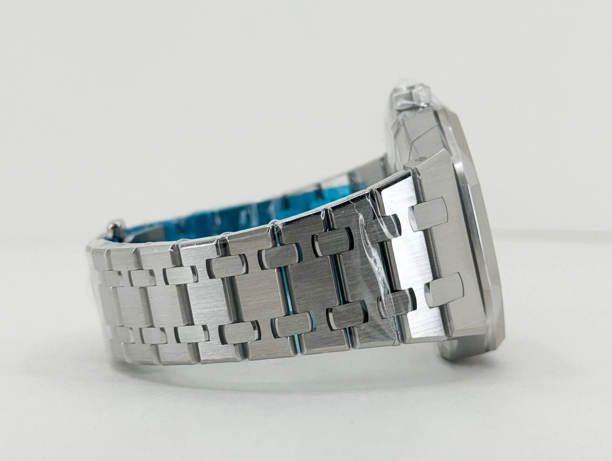 Audemars Piguet Royal Oak Selfwinding Watch - 41mm - Stainless Steel - Silver Dial - Calibre 3120-Silver Dial 41mm-15400ST.OO.1220ST.02 - Image 5