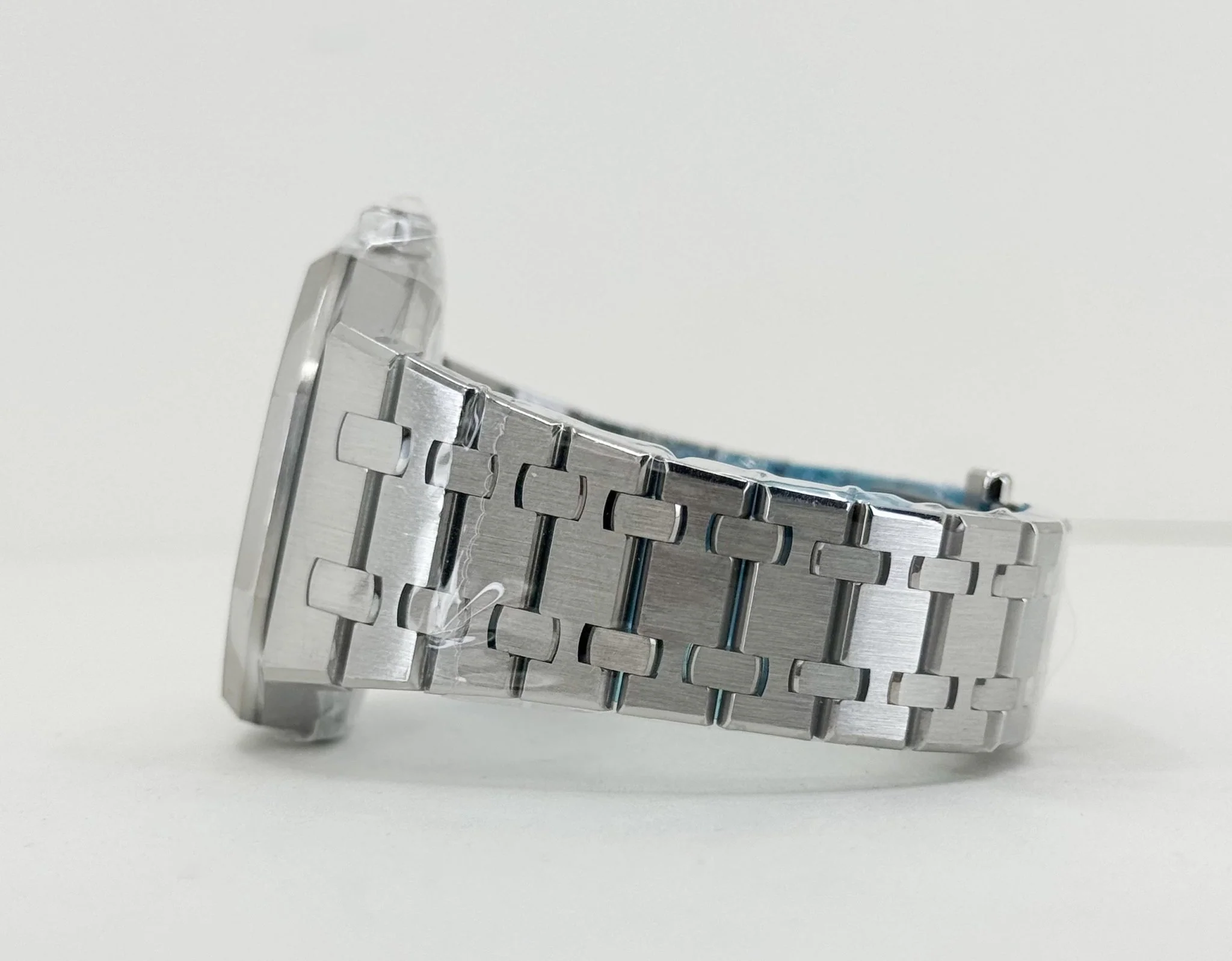 Audemars Piguet Royal Oak Selfwinding Watch - 41mm - Stainless Steel - Silver Dial - Calibre 3120-Silver Dial 41mm-15400ST.OO.1220ST.02 - Image 6