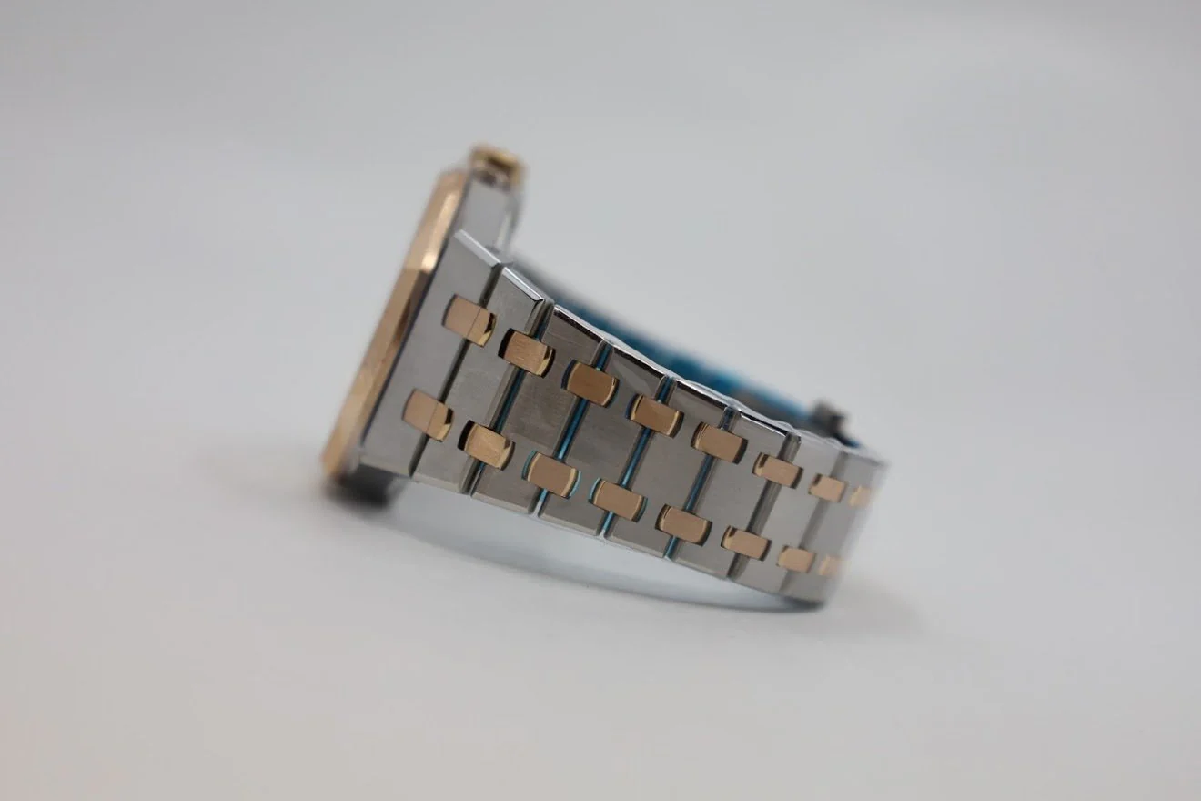 Audemars Piguet Royal Oak Selfwinding Watch-Silver Dial 37mm-15450SR.OO.1256SR.01 - Image 5