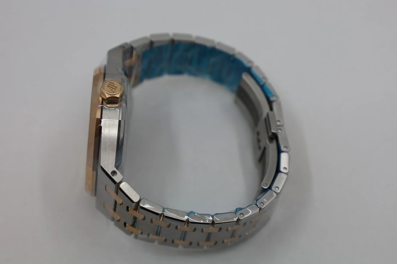 Audemars Piguet Royal Oak Selfwinding Watch-Silver Dial 37mm-15450SR.OO.1256SR.01 - Image 6