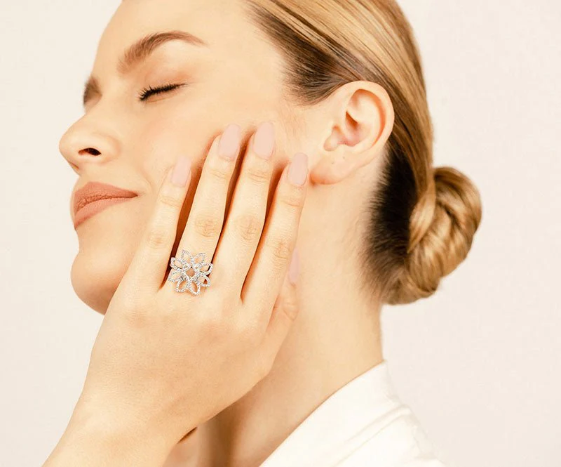 Bold Diamond Flower Ring In Lab-Grown Diamond  with 0.68 ct.(finished) 1mm, 1.1mm, 1.2mm - Image 4