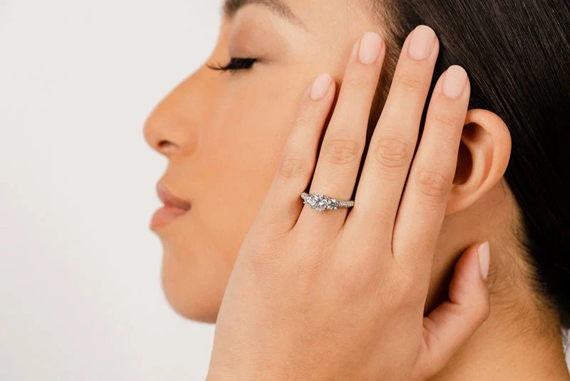 Breathtaking Scroll Diamond Engagement Ring with 3.28 ct. (2.00 ct. center diamond) - Image 4
