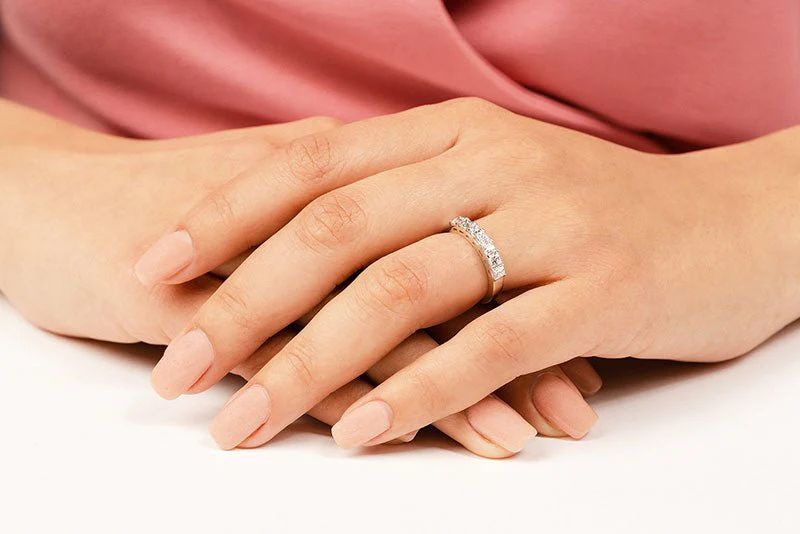 Brilliant Cut Dazzling Lab-Grown Diamond Anniversary Ring with 0.50 ct.(finished) 2.3mm - Image 3
