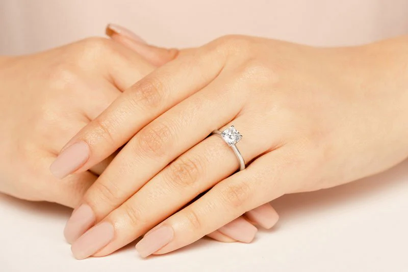 Captivating Cushion Cut Solitaire Diamond Engagement Ring with 2.00 ct.(finished) 7mm - Image 3