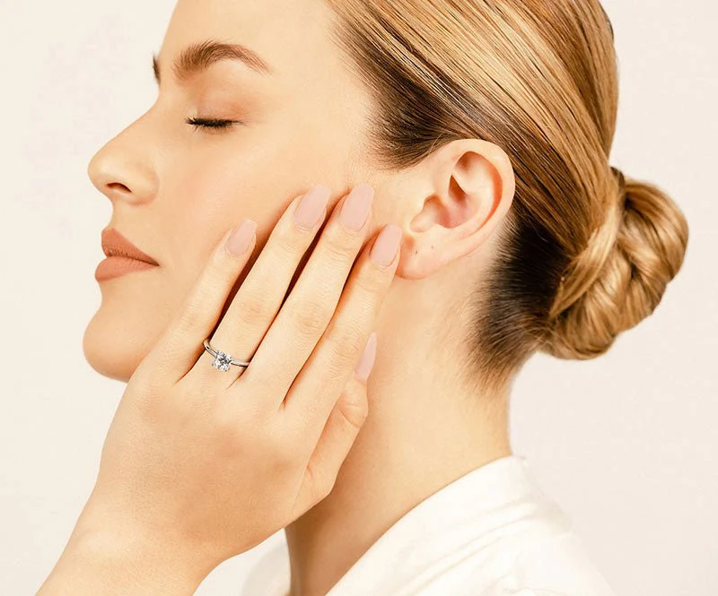 Captivating Cushion Cut Lab-Grown Diamond Solitaire Engagement Ring with 2.00 ct.(finished) 7mm - Image 4