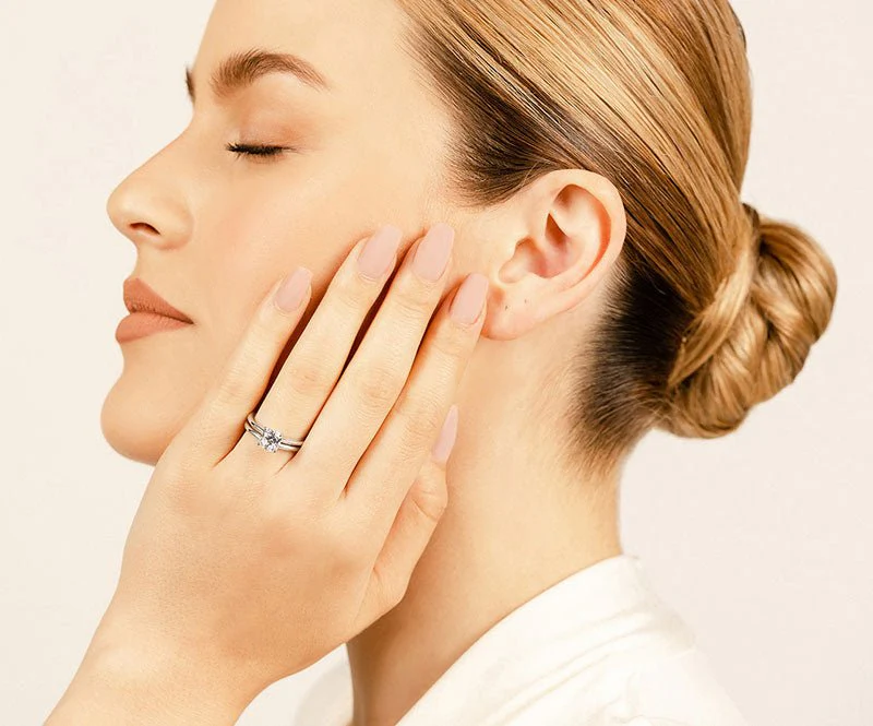 Captivating Cushion Solitaire Lab-Grown Diamond Bridal Set with 2.00 ct.(finished) 7mm - Image 4