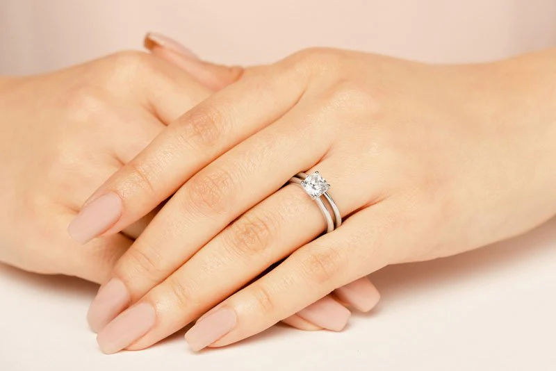 Captivating Cushion Solitaire Lab-Grown Diamond Bridal Set with 2.00 ct.(finished) 7mm - Image 5