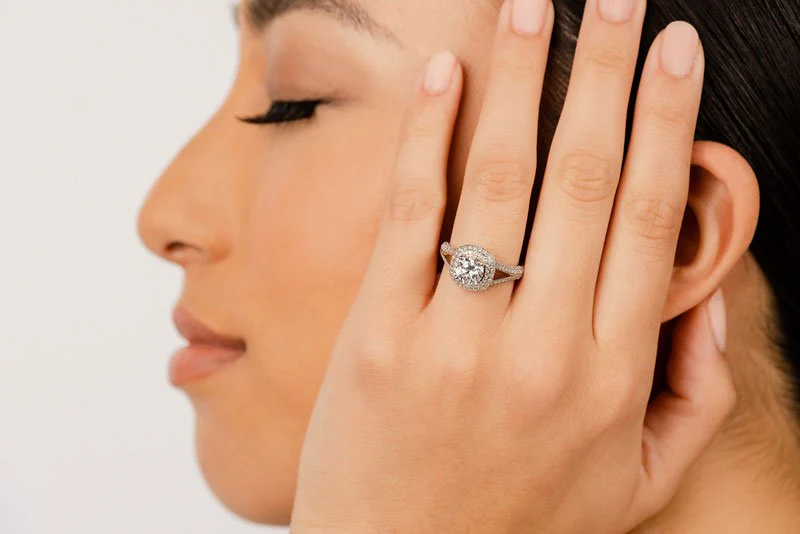 Captivating Double Halo Diamond Engagement Ring with 1.60 ct. (0.75 ct. center diamond) - Image 4