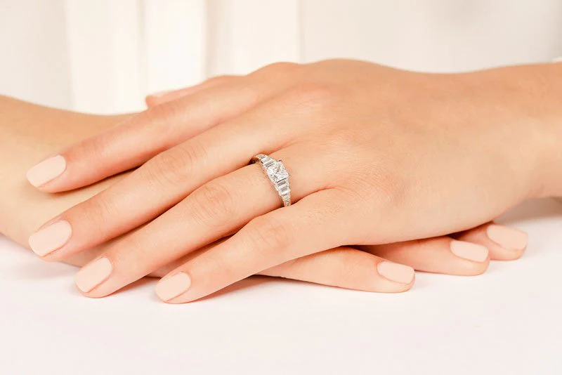 Captivating Love Diamond Engagement Ring with 2.39 ct. (1.50 ct. center diamond) - Image 5