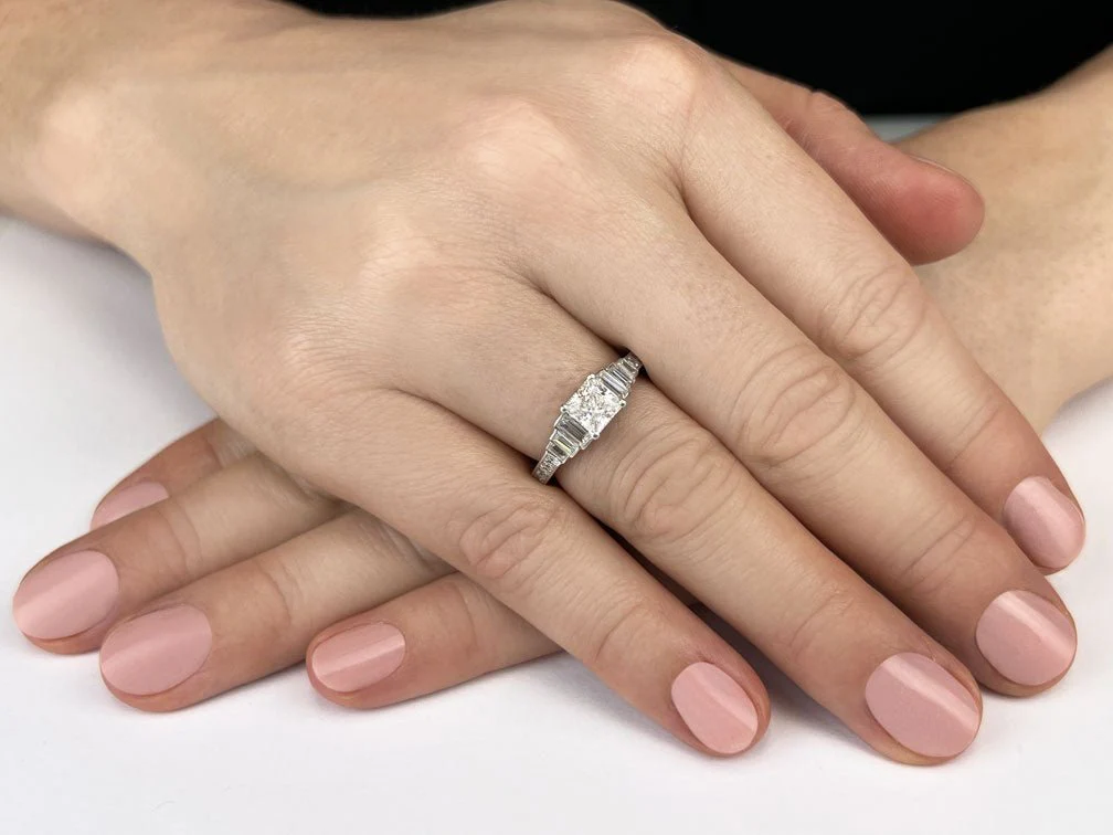 Captivating Love Diamond Engagement Ring with 2.89 ct. (2.00 ct. center diamond) - Image 3