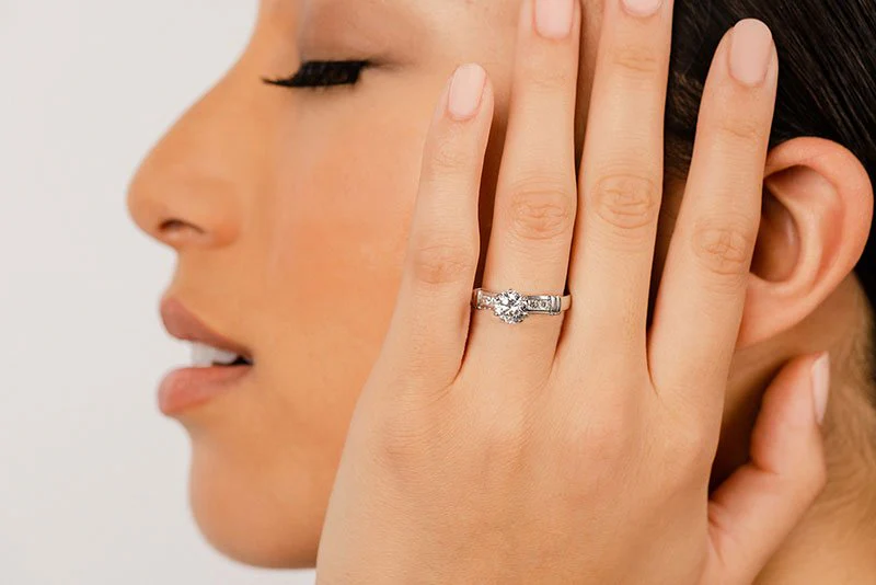 Channel Diamond Flanked Diamond Engagement Ring with 0.66 ct. (0.50 ct. center diamond) - Image 4