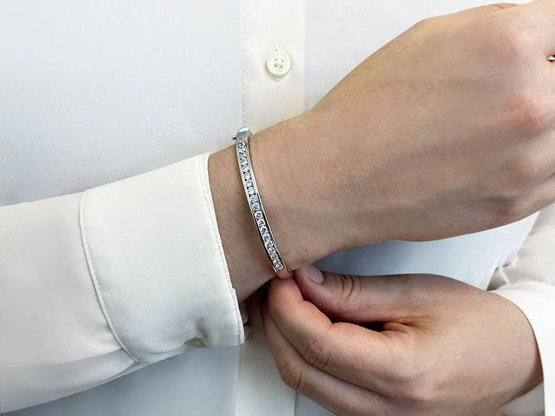 Channel Set Lab-Grown Diamond Bangle with 0.96 ct.(finished) 2.3mm - Image 3