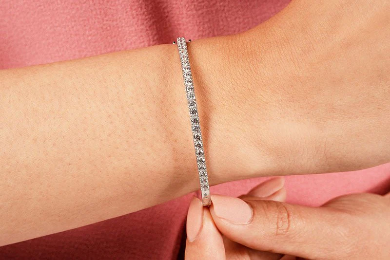Classic Diamond Bangle with 2.94 ct.(finished) 3.3mm - Image 4