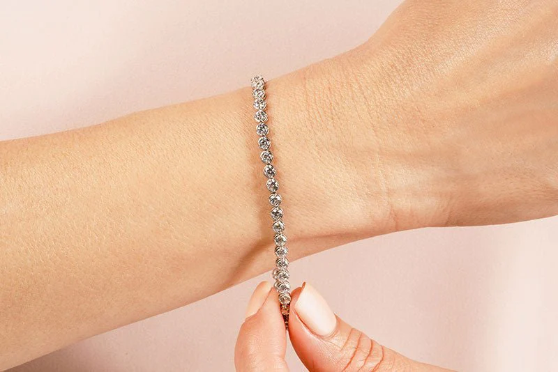 Dazzling Four Prong Diamond  Tennis Bracelet with 6.40 ct.(finished) 3.5mm - Image 3