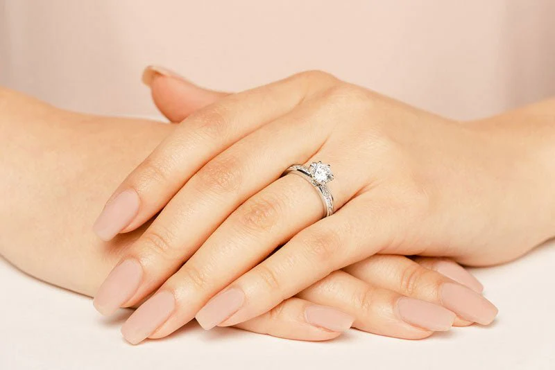 Diamond Band Center Focus Diamond Engagement Ring with 0.72 ct. (0.50 ct. center diamond) - Image 3