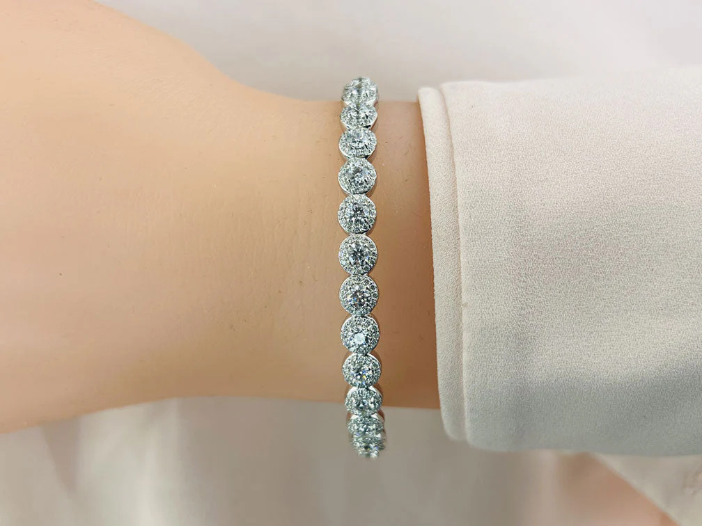 Divinely Dazzling Halo Bangle Lab-Grown Diamond Bracelet with 4.31 ct.(finished) 1.1mm, 4.2mm - Image 3