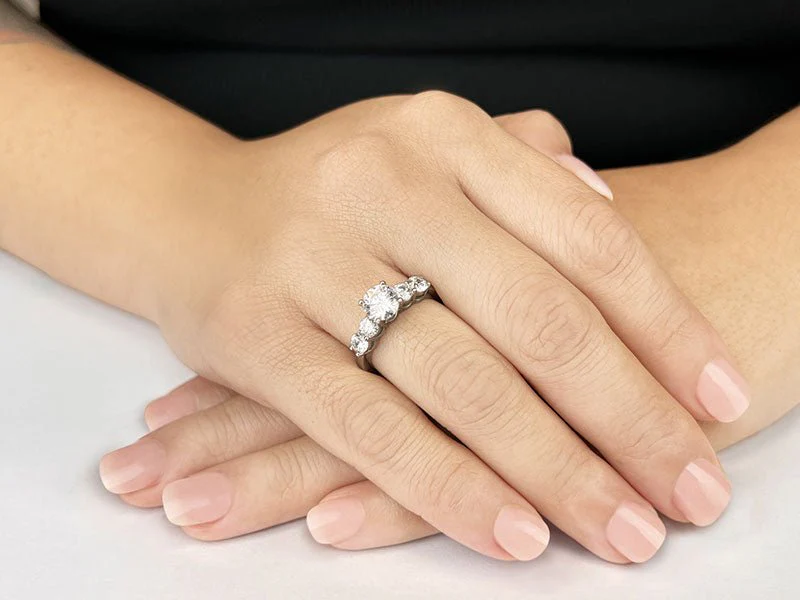 Double Side Stone Diamond Engagement Ring with 2.84 ct. (2.00 ct. center diamond) - Image 3