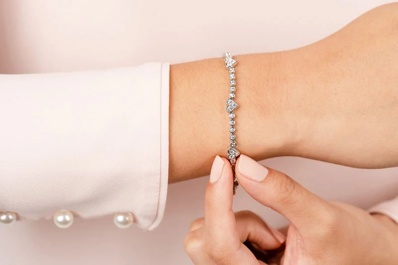 Eight of Hearts Diamond Tennis Lab-Grown Diamond Bracelet with 2.11 ct.(finished) 2mm - Image 4